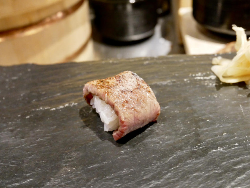 [新北中和] 台北無菜單料理 竜壽司‧割烹（竜すし）每貫握壽司都營造不同味蕾與口感 / 成熟的無菜單饗宴 