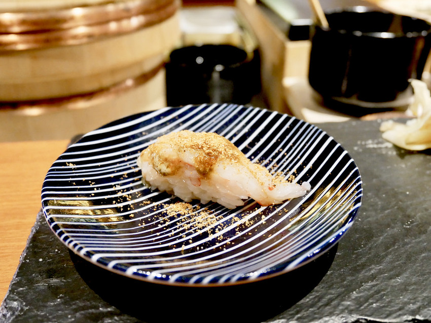 [新北中和] 台北無菜單料理 竜壽司‧割烹（竜すし）每貫握壽司都營造不同味蕾與口感 / 成熟的無菜單饗宴 