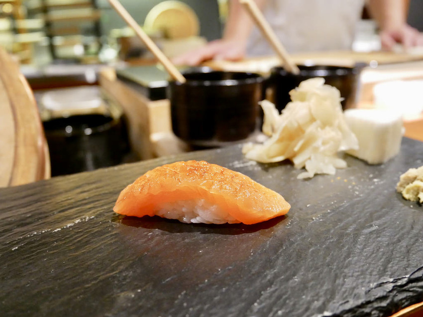 [新北中和] 台北無菜單料理 竜壽司‧割烹（竜すし）每貫握壽司都營造不同味蕾與口感 / 成熟的無菜單饗宴 