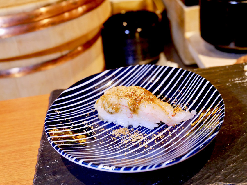 [新北中和] 台北無菜單料理 竜壽司‧割烹（竜すし）每貫握壽司都營造不同味蕾與口感 / 成熟的無菜單饗宴 