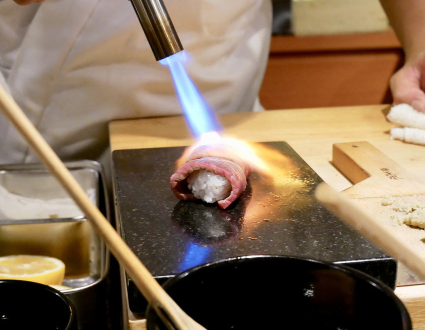 [新北中和] 台北無菜單料理 竜壽司‧割烹（竜すし）每貫握壽司都營造不同味蕾與口感 / 成熟的無菜單饗宴 