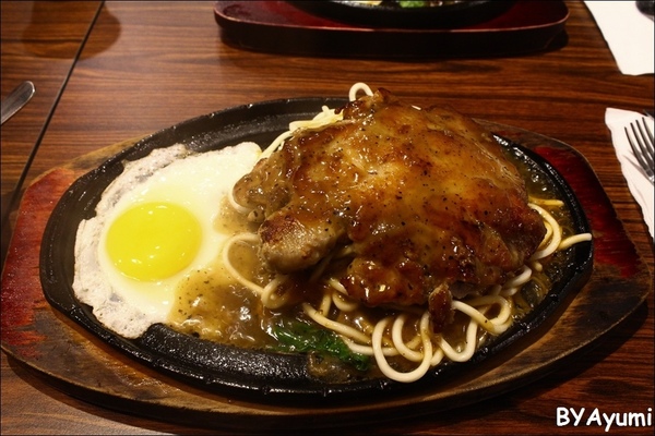 三公岩燒平價牛排：[食記]台南東區新開幕的三公岩燒平價牛排，加麵加飯不加價、用夜市價格享受舒適用餐環境~