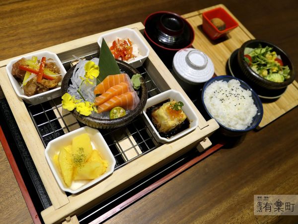 【花蓮吉安美食】旬壽司：精緻美味日式料理，必點丼飯握壽司；餐點豐富多元，環境舒適聚餐推薦