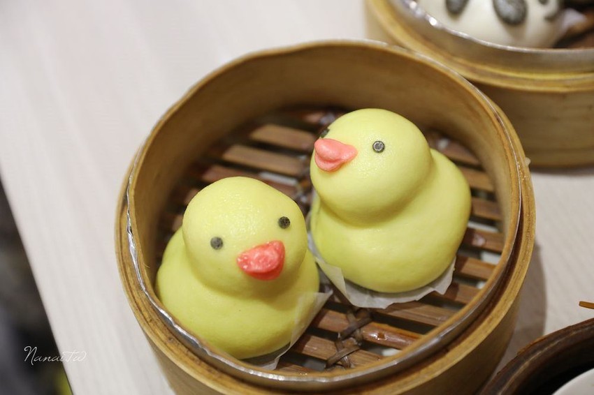 台中南屯 港式飲茶》春一籠港式茶樓。典雅中式風格,港式點心(推薦黃金流沙包,港式蘿蔔糕,賣萌醜醜黃小鴨) - Nana愛旅行札記