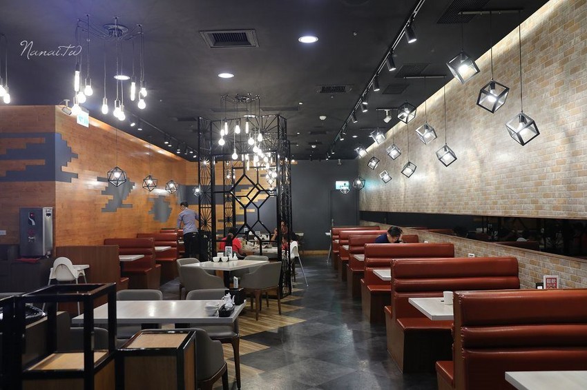 台中南屯 港式飲茶》春一籠港式茶樓。典雅中式風格,港式點心(推薦黃金流沙包,港式蘿蔔糕,賣萌醜醜黃小鴨) - Nana愛旅行札記