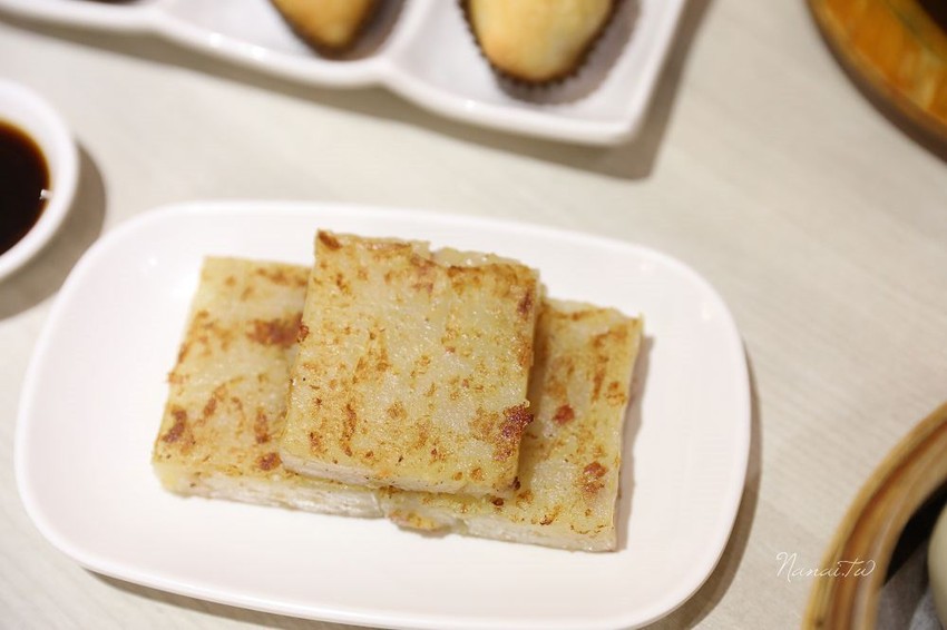 台中南屯 港式飲茶》春一籠港式茶樓。典雅中式風格,港式點心(推薦黃金流沙包,港式蘿蔔糕,賣萌醜醜黃小鴨) - Nana愛旅行札記