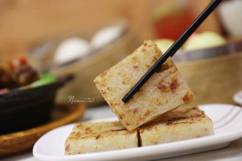 台中南屯 港式飲茶》春一籠港式茶樓。典雅中式風格,港式點心(推薦黃金流沙包,港式蘿蔔糕,賣萌醜醜黃小鴨) - Nana愛旅行札記