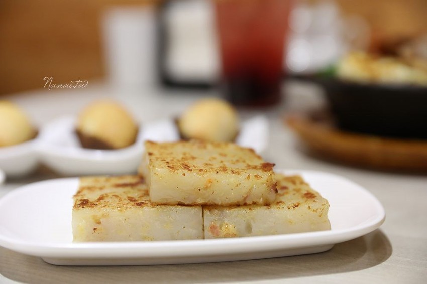 台中南屯 港式飲茶》春一籠港式茶樓。典雅中式風格,港式點心(推薦黃金流沙包,港式蘿蔔糕,賣萌醜醜黃小鴨) - Nana愛旅行札記