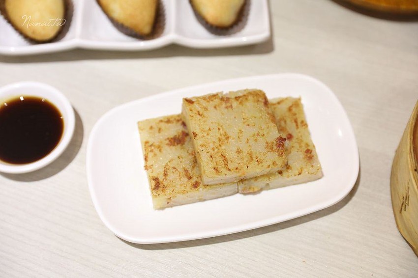 台中南屯 港式飲茶》春一籠港式茶樓。典雅中式風格,港式點心(推薦黃金流沙包,港式蘿蔔糕,賣萌醜醜黃小鴨) - Nana愛旅行札記