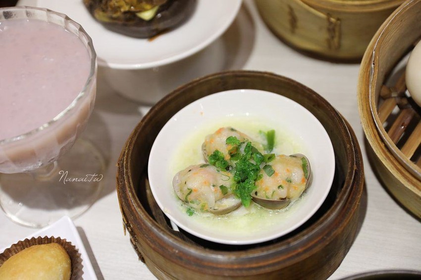 台中南屯 港式飲茶》春一籠港式茶樓。典雅中式風格,港式點心(推薦黃金流沙包,港式蘿蔔糕,賣萌醜醜黃小鴨) - Nana愛旅行札記