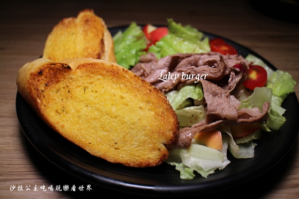 Laley burger：士林劍潭早午餐/咖啡『Laley burger前港店』捷運劍潭站/前港公園旁/手作漢堡肉