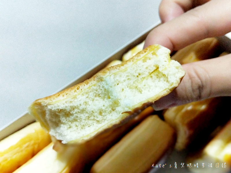 小潘蛋糕坊 小潘鳳梨酥 小潘鳳黃酥好吃嗎 小潘千層乳酪蛋糕好吃嗎 小潘爆漿小餐包 小潘小牛角麵包 小潘的麵包好吃嗎 小潘的蛋糕好吃嗎 伴手禮推薦27.jpg