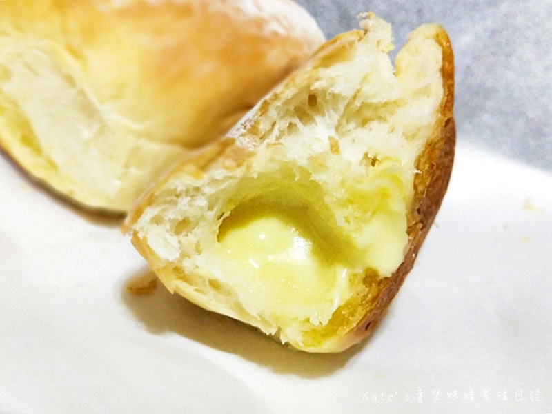 小潘蛋糕坊 小潘鳳梨酥 小潘鳳黃酥好吃嗎 小潘千層乳酪蛋糕好吃嗎 小潘爆漿小餐包 小潘小牛角麵包 小潘的麵包好吃嗎 小潘的蛋糕好吃嗎 伴手禮推薦24.jpg