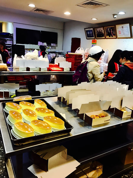 板橋「伴手禮」小潘蛋糕坊 小潘鳳梨酥  鳳黃酥好吃又便宜！