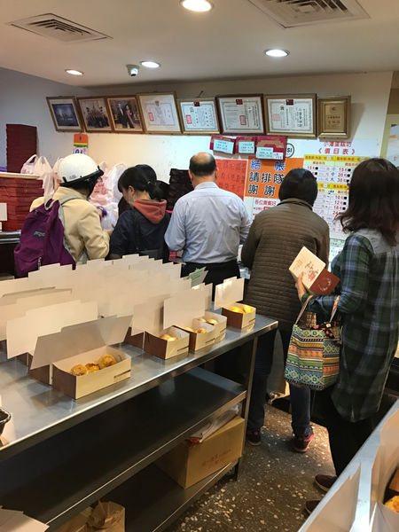 板橋「伴手禮」小潘蛋糕坊 小潘鳳梨酥  鳳黃酥好吃又便宜！
