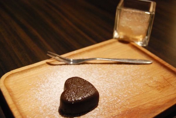 ●嘉義食記●王牪牛排美食餐飲館/嘉義中山路/奢華享受最平價的高級排餐/霸王別飢活動吃免錢