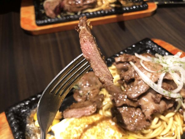 ●嘉義食記●王牪牛排美食餐飲館/嘉義中山路/奢華享受最平價的高級排餐/霸王別飢活動吃免錢