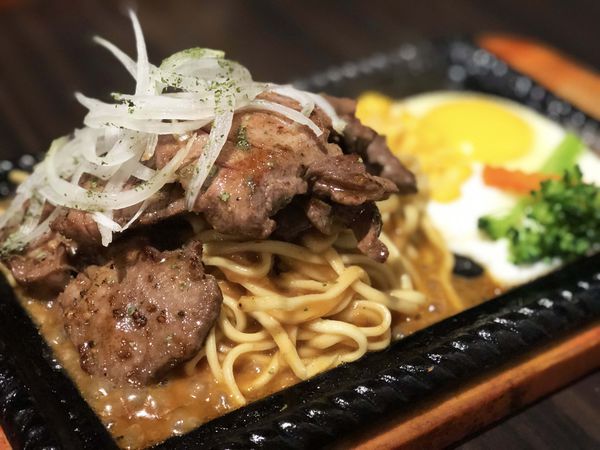 ●嘉義食記●王牪牛排美食餐飲館/嘉義中山路/奢華享受最平價的高級排餐/霸王別飢活動吃免錢