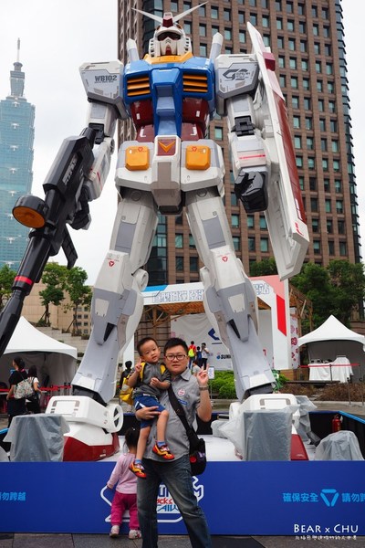GUNDAM docks at TAIWAN(巨型鋼彈亞洲巡迴展─台灣站)(台灣站):巨型鋼彈亞洲巡迴展台灣站・大男孩與小男孩都無法抗拒
