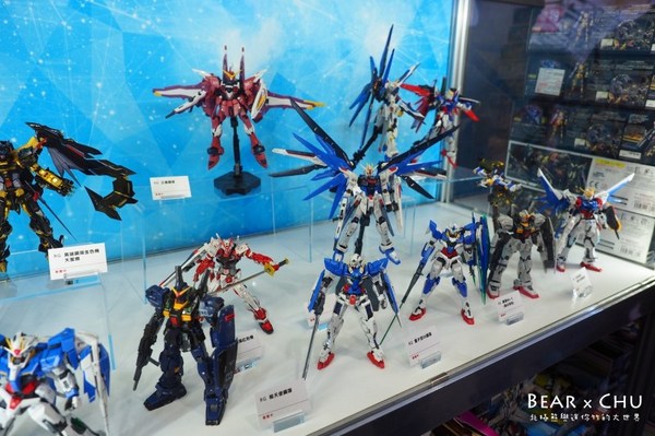 GUNDAM docks at TAIWAN(巨型鋼彈亞洲巡迴展─台灣站)(台灣站):巨型鋼彈亞洲巡迴展台灣站・大男孩與小男孩都無法抗拒