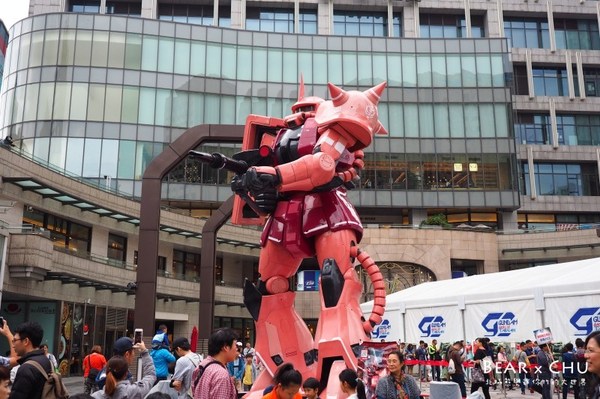 GUNDAM docks at TAIWAN(巨型鋼彈亞洲巡迴展─台灣站)(台灣站):巨型鋼彈亞洲巡迴展台灣站・大男孩與小男孩都無法抗拒