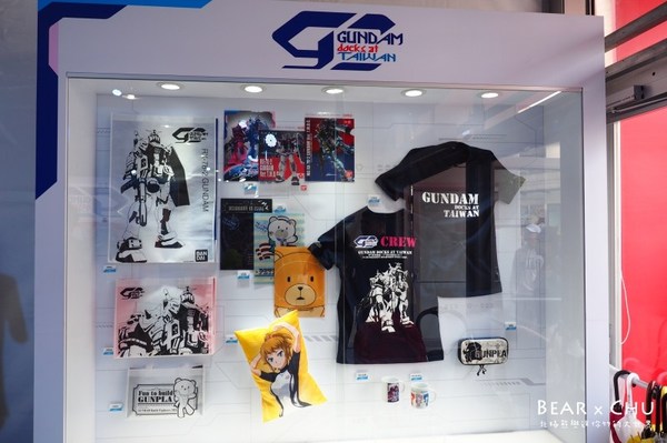 GUNDAM docks at TAIWAN(巨型鋼彈亞洲巡迴展─台灣站)(台灣站):巨型鋼彈亞洲巡迴展台灣站・大男孩與小男孩都無法抗拒