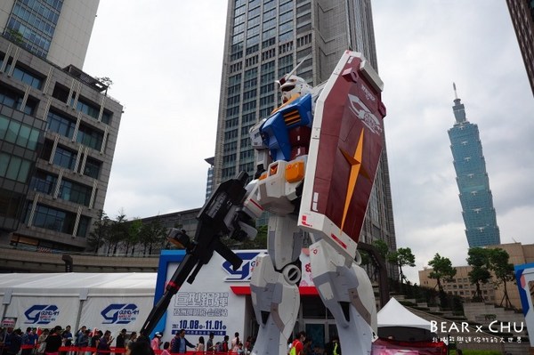 GUNDAM docks at TAIWAN(巨型鋼彈亞洲巡迴展─台灣站)(台灣站):巨型鋼彈亞洲巡迴展台灣站・大男孩與小男孩都無法抗拒