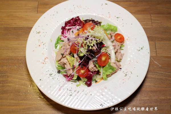 熊武吉餐酒食堂:松山餐酒館/適合女孩兒的美麗調酒『熊武吉餐酒食堂』活動/包場/飛鏢機/捷運南京復興站