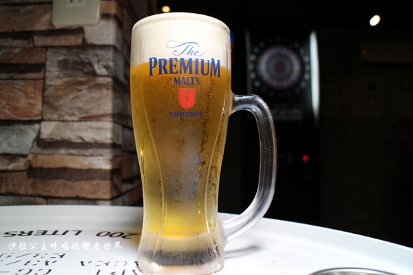 熊武吉餐酒食堂:松山餐酒館/適合女孩兒的美麗調酒『熊武吉餐酒食堂』活動/包場/飛鏢機/捷運南京復興站