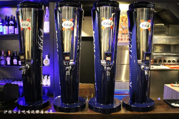 熊武吉餐酒食堂:松山餐酒館/適合女孩兒的美麗調酒『熊武吉餐酒食堂』活動/包場/飛鏢機/捷運南京復興站