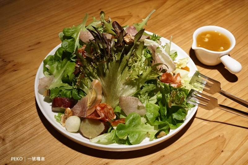 一號糧倉.一號糧倉牛肉麵.一號糧倉菜單.台北米其林.台北牛肉麵推薦.忠孝復興 美食.和牛牛肉麵.八德路美食.樂埔滙農.喜荒愛不仍.