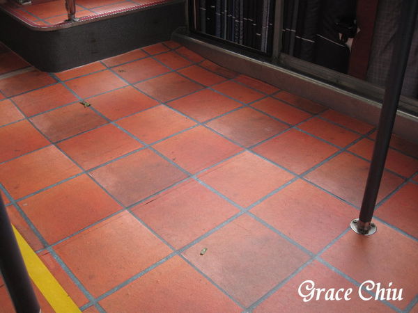 綠17舊城公車 觀光主題公車 大稻埕 華中河濱公園 布行 永樂市場