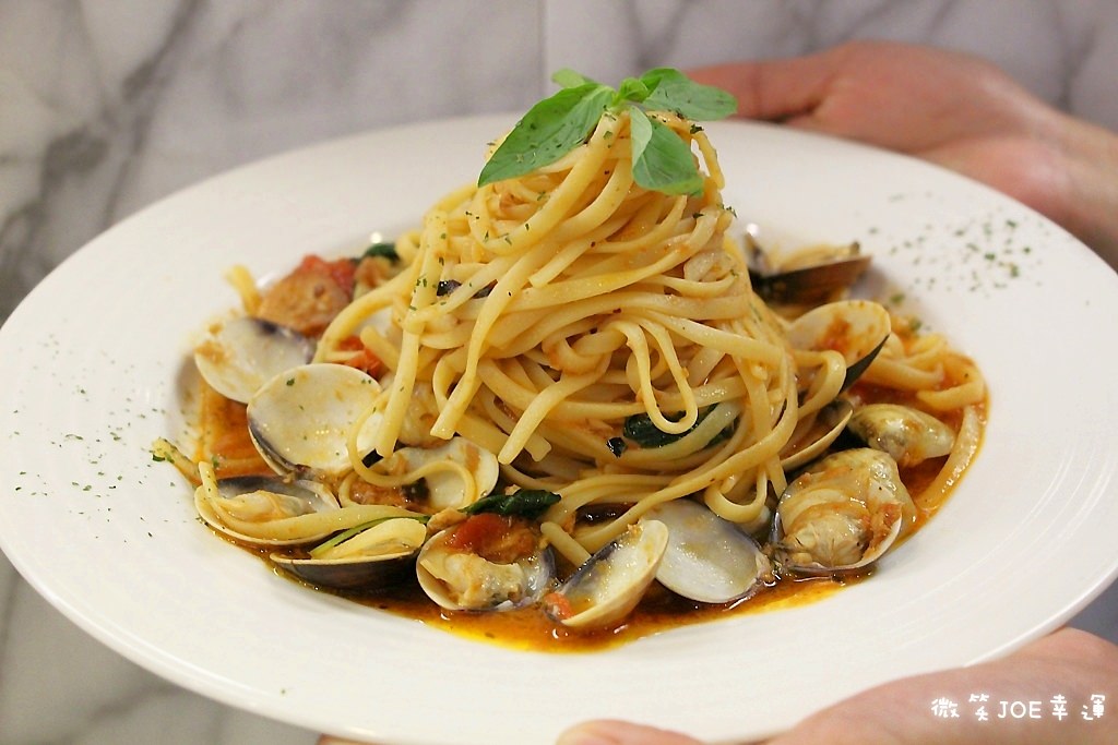 台中勤美商圈早午餐餐廳，義拉瓦!讓你晚上也能吃到早午餐。 - 微笑Joe幸運