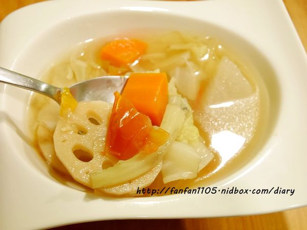 【內湖蔬食】樂芙味蔬食料理 健康美味 附設兒童遊戲室 必點杏仁豆腐 (22).JPG