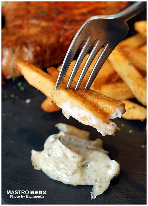 【中和環球美食】MASTRO 戰斧教父X 2018 Hellmann’s美味沙拉之旅‧大份量、口味好的新美式料理!美式黑白切、戰斧豬排推薦!