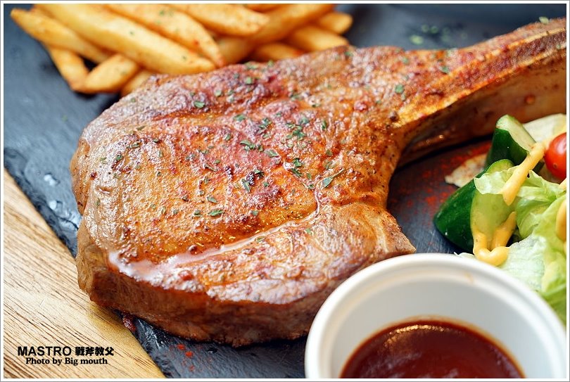 【中和環球美食】MASTRO 戰斧教父X 2018 Hellmann’s美味沙拉之旅‧大份量、口味好的新美式料理!美式黑白切、戰斧豬排推薦!