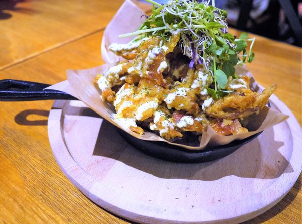 Mastro 戰斧教父(Mastro 戰斧教父 中和環球):【中和美食】MASTRO 戰斧教父 (中和環球店) / 15oz招牌戰斧豬排 / 巧克力香蕉舒芙蕾鬆餅 / 中和美式餐廳