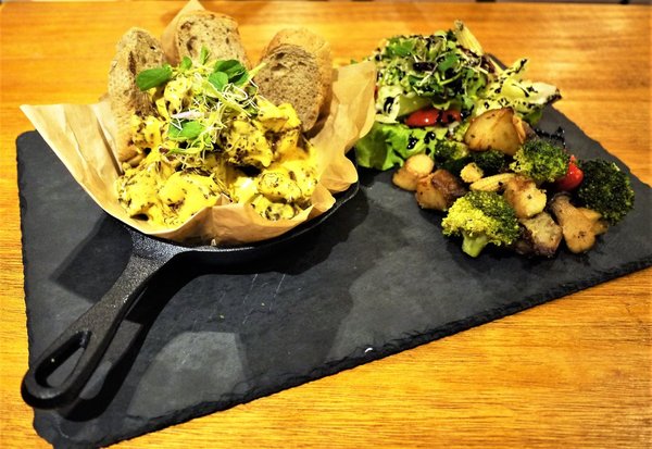 Mastro 戰斧教父(Mastro 戰斧教父 中和環球):【中和美食】MASTRO 戰斧教父 (中和環球店) / 15oz招牌戰斧豬排 / 巧克力香蕉舒芙蕾鬆餅 / 中和美式餐廳