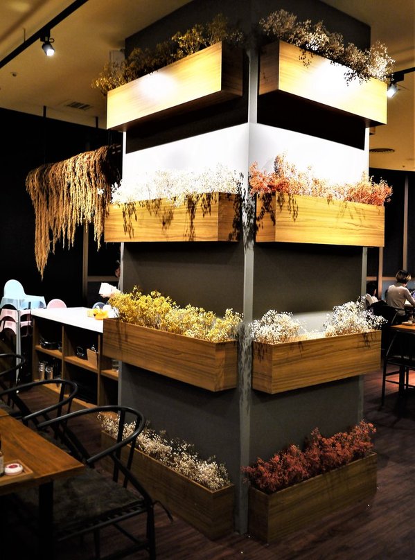 Mastro 戰斧教父(Mastro 戰斧教父 中和環球):【中和美食】MASTRO 戰斧教父 (中和環球店) / 15oz招牌戰斧豬排 / 巧克力香蕉舒芙蕾鬆餅 / 中和美式餐廳