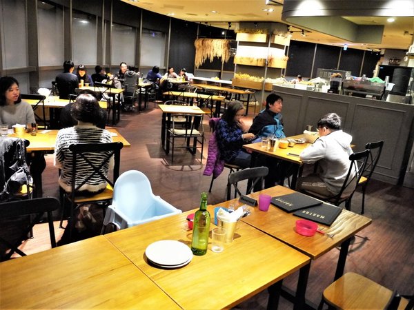 Mastro 戰斧教父(Mastro 戰斧教父 中和環球):【中和美食】MASTRO 戰斧教父 (中和環球店) / 15oz招牌戰斧豬排 / 巧克力香蕉舒芙蕾鬆餅 / 中和美式餐廳