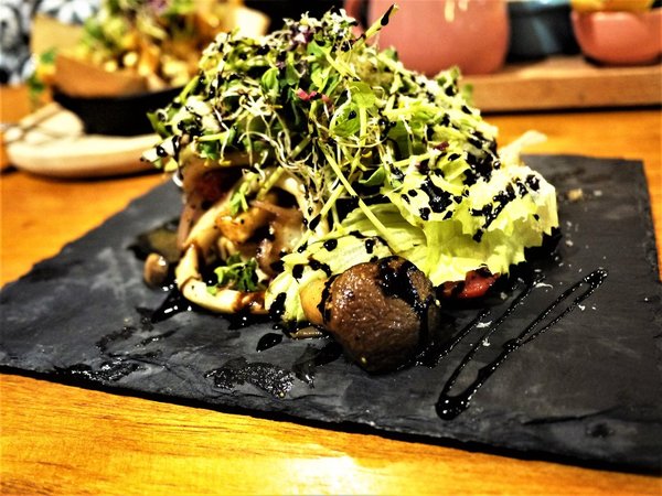 Mastro 戰斧教父(Mastro 戰斧教父 中和環球):【中和美食】MASTRO 戰斧教父 (中和環球店) / 15oz招牌戰斧豬排 / 巧克力香蕉舒芙蕾鬆餅 / 中和美式餐廳