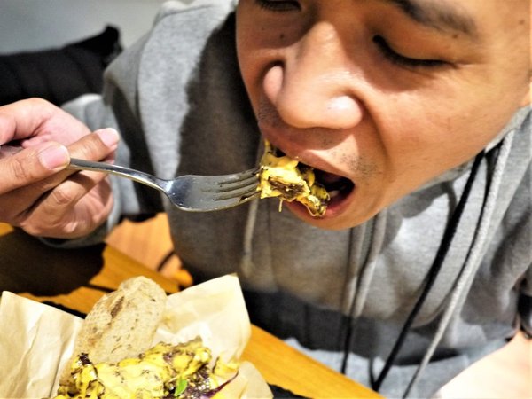 Mastro 戰斧教父(Mastro 戰斧教父 中和環球):【中和美食】MASTRO 戰斧教父 (中和環球店) / 15oz招牌戰斧豬排 / 巧克力香蕉舒芙蕾鬆餅 / 中和美式餐廳