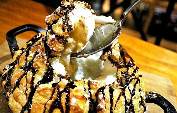 Mastro 戰斧教父(Mastro 戰斧教父 中和環球):【中和美食】MASTRO 戰斧教父 (中和環球店) / 15oz招牌戰斧豬排 / 巧克力香蕉舒芙蕾鬆餅 / 中和美式餐廳