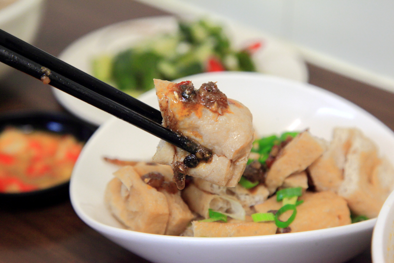 [台北大同]真材實料真心不騙，濃郁酸香番茄牛肉麵！寶師傅私房牛肉麵 - 大手牽小手。玩樂趣