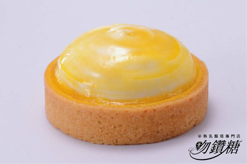 【台南美食】吻鑽糖半熟乳酪塔專門店。國華街人氣秒殺甜點！一週只營業4天～夢幻玫瑰檸檬塔和半熟乳酪塔 - ANIKO 艾妮可美味人生