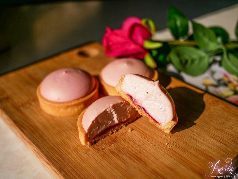 【台南美食】吻鑽糖半熟乳酪塔專門店。國華街人氣秒殺甜點！一週只營業4天～夢幻玫瑰檸檬塔和半熟乳酪塔 - ANIKO 艾妮可美味人生