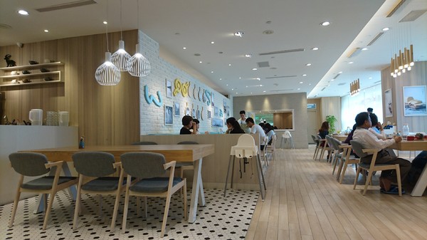 Woosa屋莎鬆餅屋:高雄夢時代~Woosa 屋莎鬆餅屋~雲朵優格與蓬鬆綿密的鬆餅~視覺味覺一百分~