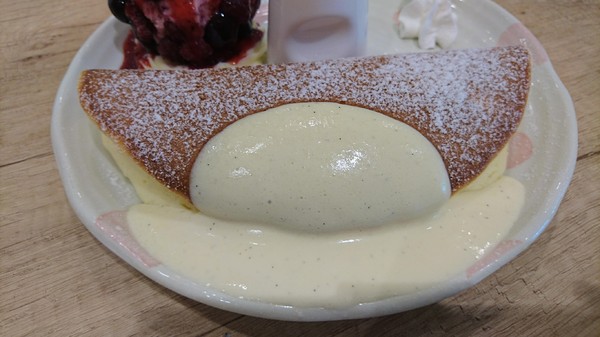 Woosa屋莎鬆餅屋:高雄夢時代~Woosa 屋莎鬆餅屋~雲朵優格與蓬鬆綿密的鬆餅~視覺味覺一百分~