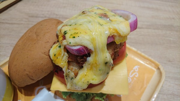 Woosa屋莎鬆餅屋:高雄夢時代~Woosa 屋莎鬆餅屋~雲朵優格與蓬鬆綿密的鬆餅~視覺味覺一百分~