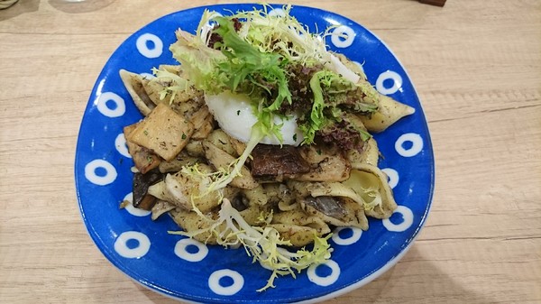 Woosa屋莎鬆餅屋:高雄夢時代~Woosa 屋莎鬆餅屋~雲朵優格與蓬鬆綿密的鬆餅~視覺味覺一百分~
